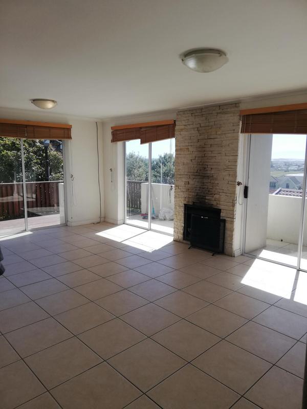 To Let 3 Bedroom Property for Rent in Muizenberg Western Cape